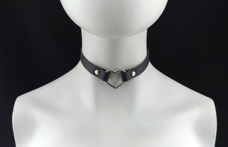 Heart choker genuine leather choker collar black leather heart choker with silver heart ring image 1