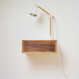 Il comodino Oak Bedside Table Mid secolo Oak Floating Nightstand Bedside Cabinet Retro Camera da letto Arredamento Parete montato Nightstand