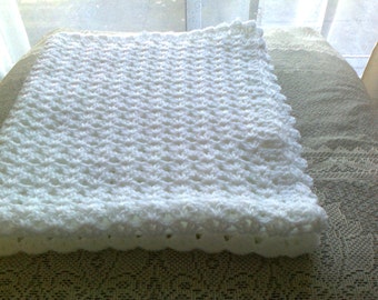 PDF crochet pattern to make baby shawl or blanket. size is 33''x27'' when complete.PDF item