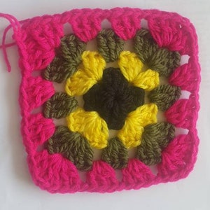 PDF GRANNY Square  crochet pattern. TJc80.Use square for other projects