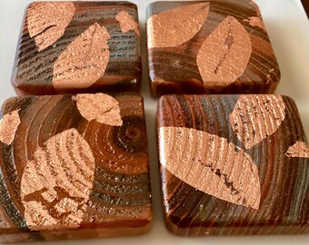 Posavasos rústicos de madera hechos a mano, pintados a mano, con hojas de cobre, artísticos, únicos en su tipo