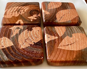 Posavasos rústicos de madera hechos a mano, pintados a mano, con hojas de cobre, artísticos, únicos en su tipo