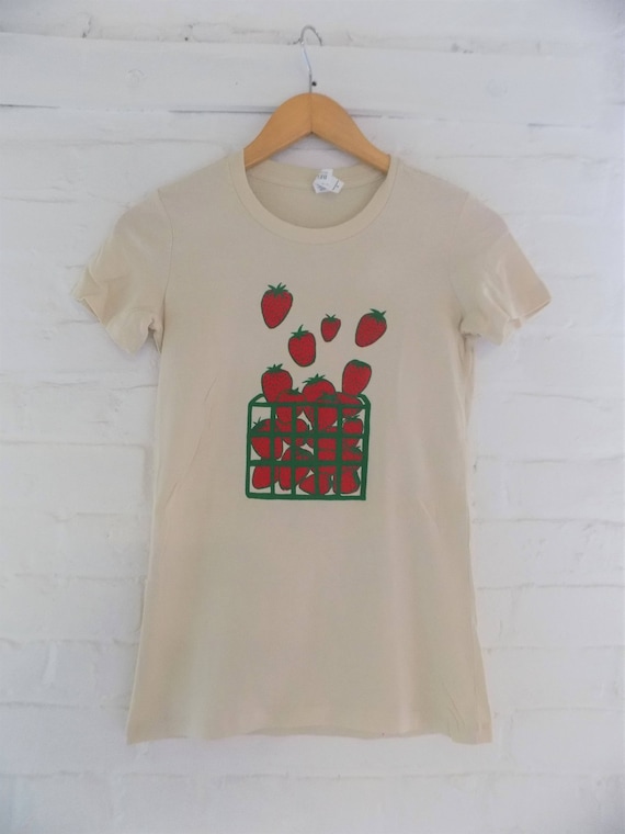 Strawberry T-shirt Food Shirt Screen Printed T Shirt Soft - Etsy