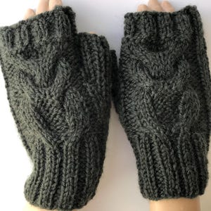 Green color Soft Knitted Fingerless Gloves made from wool blend yarn Warm gloves,Arm warmers, Women gloves, Wrist Warmers