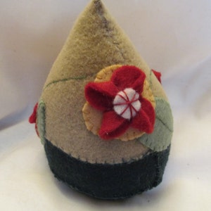 Felt Cone Shaped Pincushion for any Seamstress,SewingTool, Sewing Box Addition,Sewing Gift, Fun Flowered Pincushion ,Unique Pincushion.