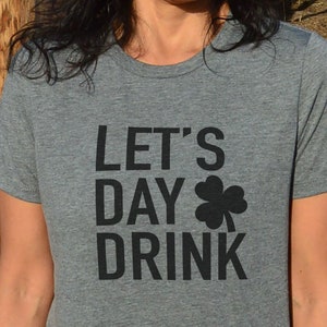 Vamos beber no dia | Camiseta feminina - camisa irlandesa - manga curta camiseta feminina - camisa trevo feminina tops - camiseta gráfica com letras - camiseta engraçada com gola redonda