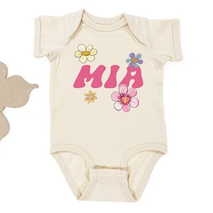 Personalisierte Baby Name Bodysuit: Individuell gedruckte Babymitteilung
