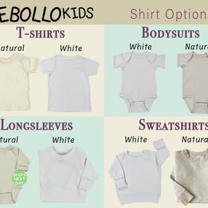 Puede incluir: Imagen que muestra varias opciones de camisetas para ni&ntilde;os de EBOLLOKIDS. La imagen muestra camisetas, bodies, mangas largas y sudaderas en colores naturales y blancos. El texto "SHIPS NEXT DAY" es visible en uno de los bodies.