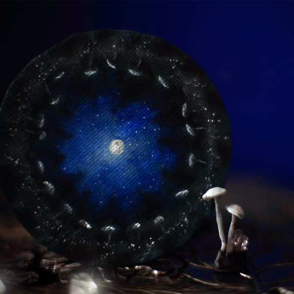 Cercle lunaire - Portail de l’anneau de fée, peinture d’autel originale avec sculpture de champignon miniature et cristal de quartz chargé, fée, plaque d’autel