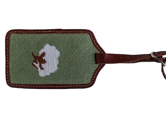 Cotton boll on Green