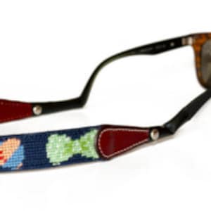 Correa para gafas de sol con bordado de pajarita
