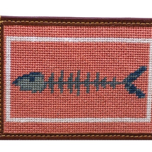 Cartera de tarjeta Bone Fish Needlepoint