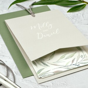 Paquete de invitación de boda plegada de eucalipto de muestra, invitación de boda de eucalipto, invitación de boda plegada MUESTRA (5x7" plegada)