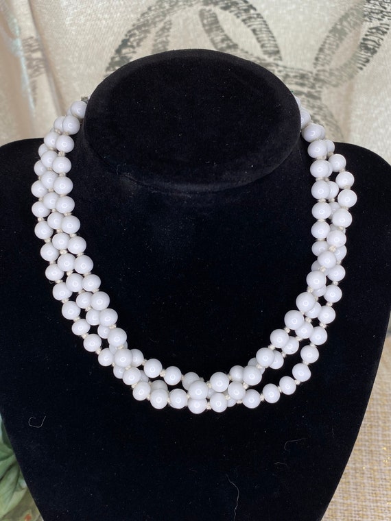 1940s War Era Vintage Milk Glass Beaded Three Str… - image 3