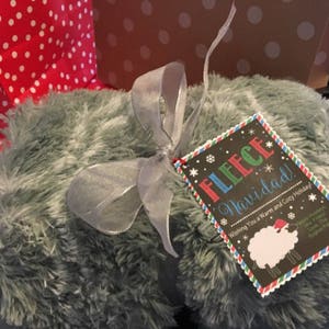 EDITABLE Fleece Navidad Christmas Gift Tags, Secret Santa, Office Staff ...
