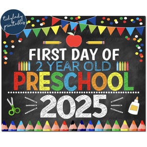 Letrero del primer día de preescolar 2024: Accesorio fotográfico para niños de dos años (descarga digital)