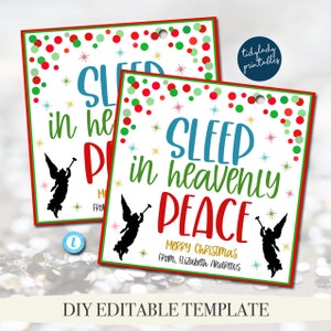 Puede incluir: Etiquetas de regalo de Navidad imprimibles con un esquema de color rojo, verde y azul. Las etiquetas presentan una silueta de un ángel con una trompeta y el texto "Sleep in heavenly peace. Merry Christmas. From, Elizabeth Andrews".
