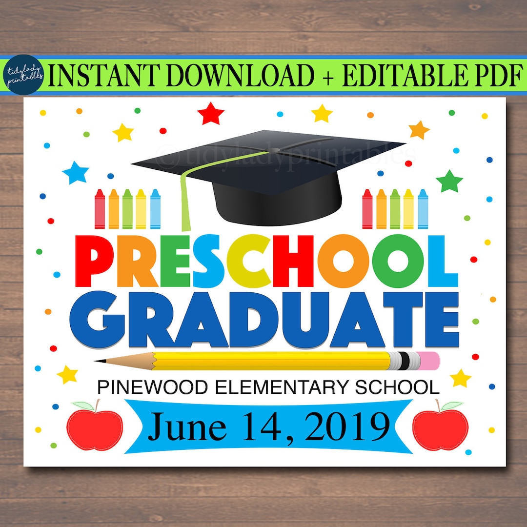Póster de pizarra editable para fotos de graduación de preescolar