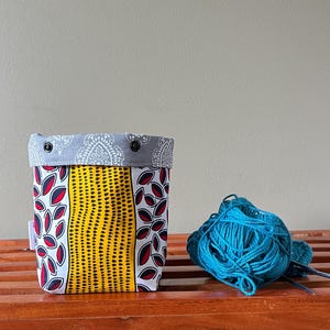 Yarn Caddy, Yarn Bowl, Yarn Sacks, Yarn Skein Holder, Yarn Gifts, Knitting Accessories, Yarn Holder Bag, Gift for Knitter, Yarn Cake Bowl