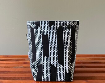 Yarn Caddy, Yarn Bowl, Yarn Sacks, Yarn Skein Holder, Yarn Gifts, Knitting Accessories, Yarn Holder Bag, Gift for Knitter, Yarn Cake Bowl