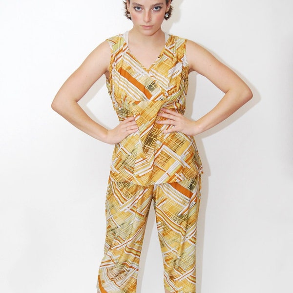 60s Top and Pants Set (M/L) vintage geometric yellow gold shirt capri ankle crop sleeveless mod psychedelic pattern spring summer outfit