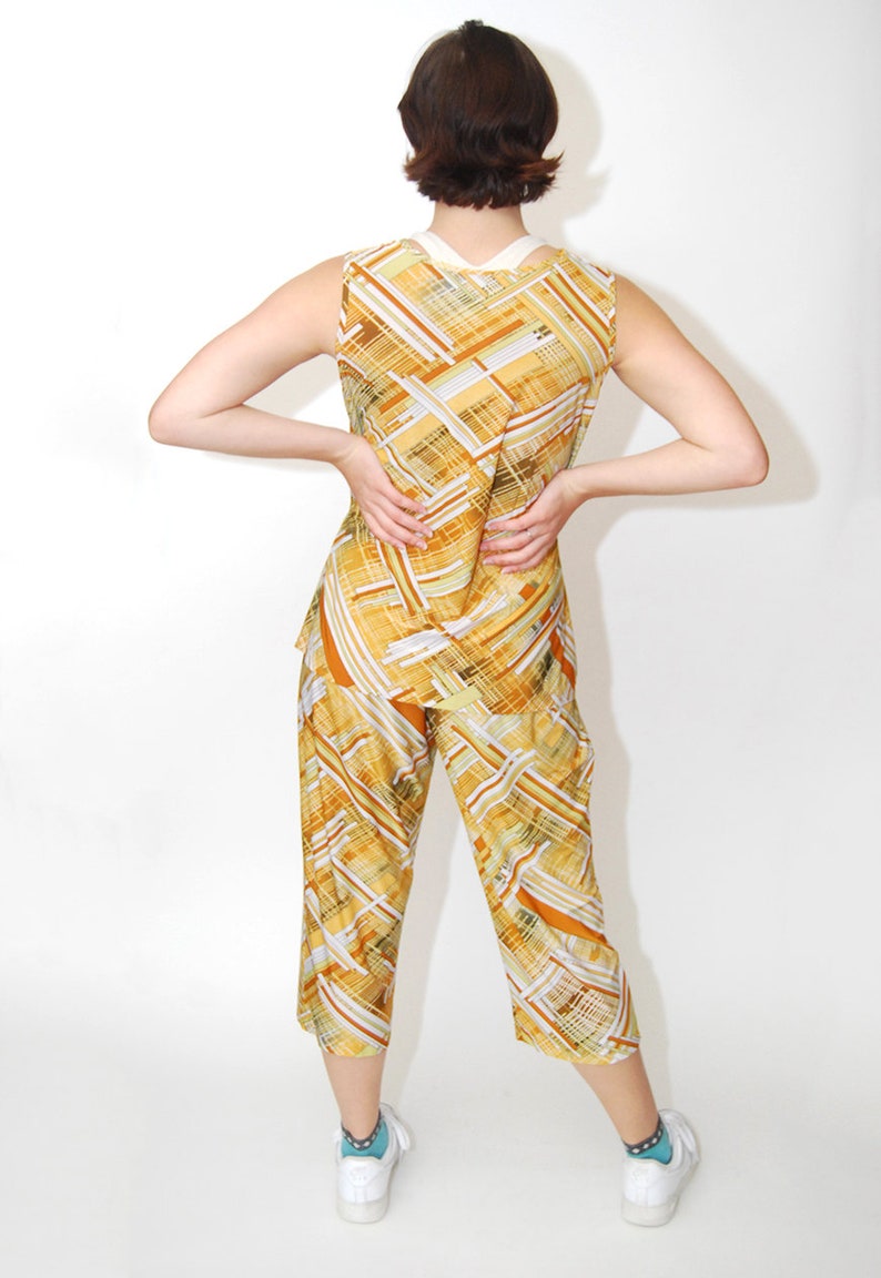 60s Top and Pants Set M/L vintage geometric yellow gold shirt capri ankle crop sleeveless mod psychedelic pattern spring summer outfit image 3