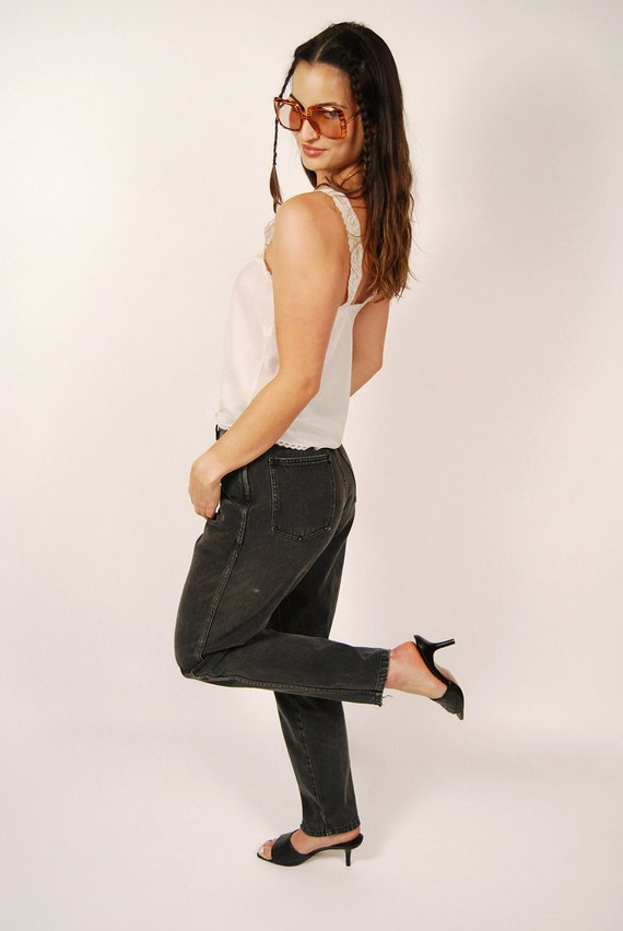 High Waisted Jeans (29) faded black 90s vintage mom 11