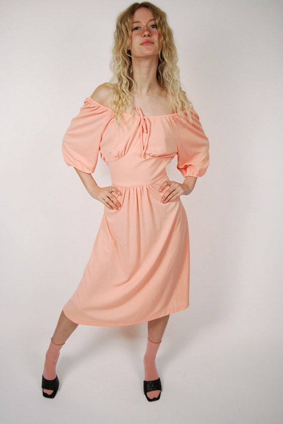60s Peach Dress (M) vintage pastel party off shoul