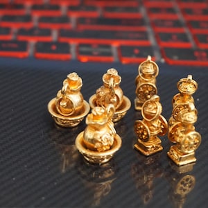 Vintages Gold tone 7 Small Avon Charms from 70s lot ~Charms Pitchers and Basin Coffee Grinders