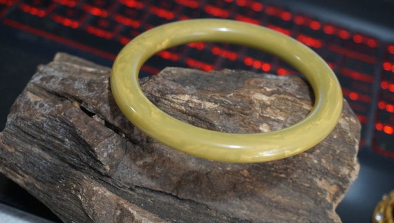 Vintage Green And Yellow Bakelite Marbled Bangle … - image 6