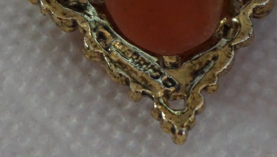 Vintage Gold tone Resin Signed Gerrys Cameo Brooc… - image 7