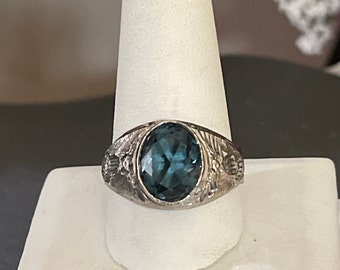 Vintage Blue Faceted Glass Stone with Eagle Sterling Silver Ring Size 11.75
