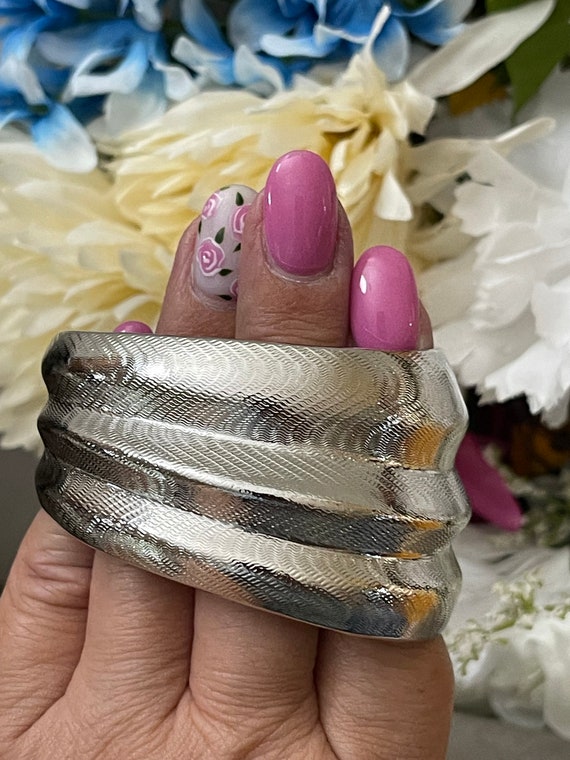 Silver tone Texture Design Cuff Bracelet - image 3
