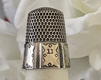 Antique Simons Bros Sterling Silver Panel Thimble Size 11