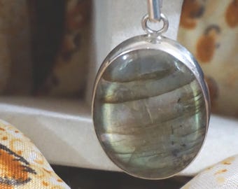 Vintage Sterling Silver Oval Labradorite Bezel Pendant Necklace