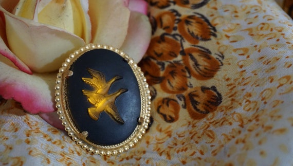 Vintage Gold tone Black Enamel And Glass Cameo of… - image 3