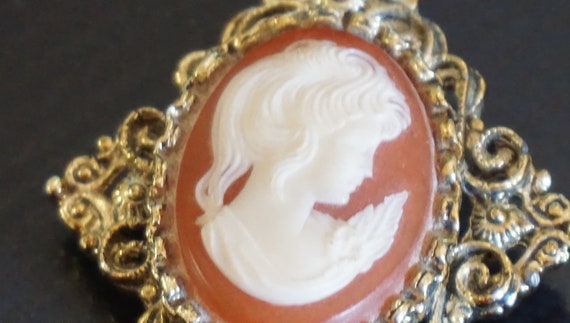 Vintage Gold tone Resin Signed Gerrys Cameo Brooc… - image 6