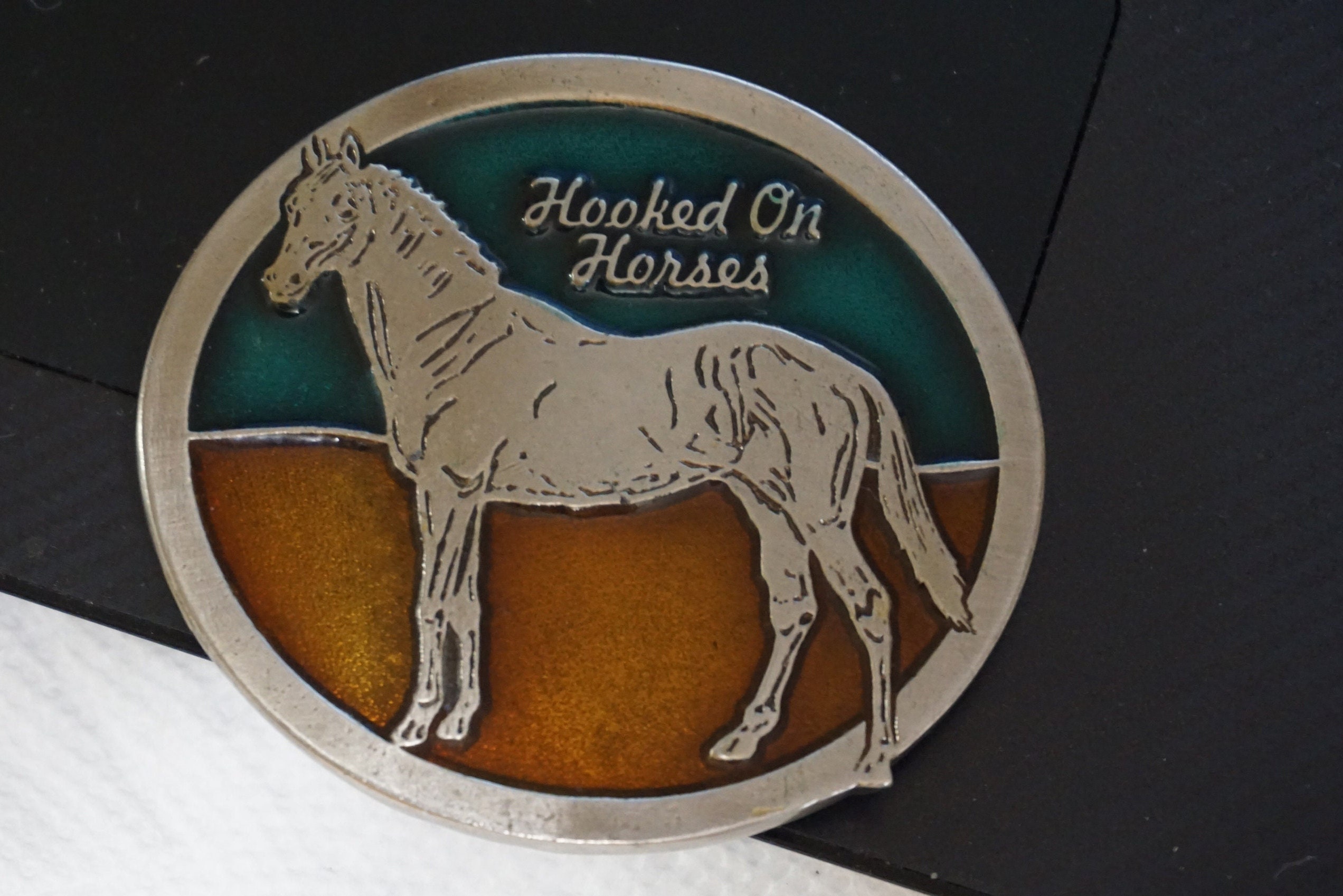 Vintage Hooked on Horses Horse Enamel & Silver Color Belt 