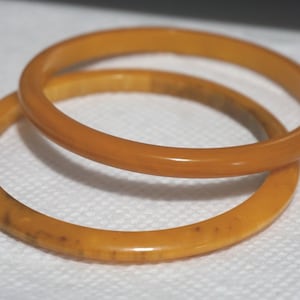 Vintage Bakelite Bangle Butterscotch Color Simichrone test