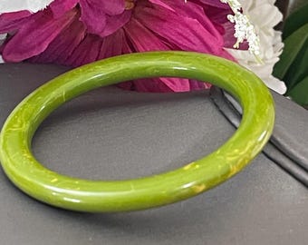 Vintage Bakelite Bangle Bracelet Green and Yellow Swirl Simichrome tested