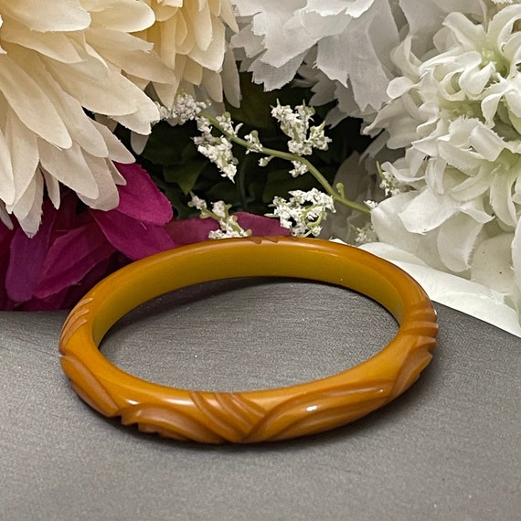 Vintage Bakelite Deep Carved  Butterscotch Bangle… - image 3