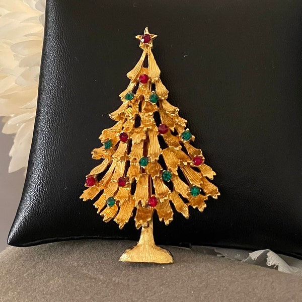 Vintage Signed Weiss Gold Tone and Sparkly Rhinestone Christmas Tree Brooch Pin