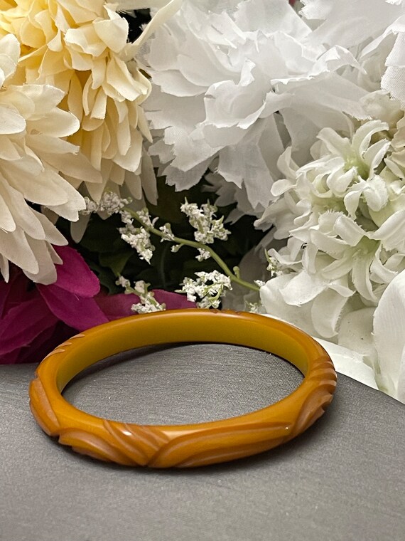 Vintage Bakelite Deep Carved  Butterscotch Bangle… - image 9