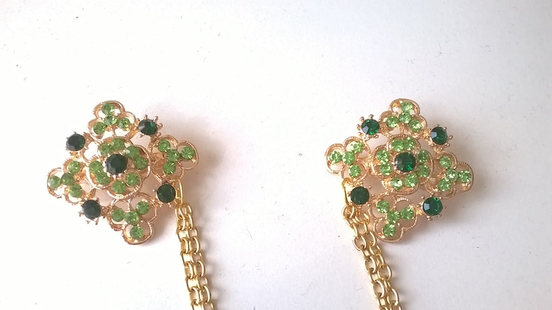 Cardigan Chain Green and Gold Sweater Guard Vintage style Costume Jewelry Square Brooches