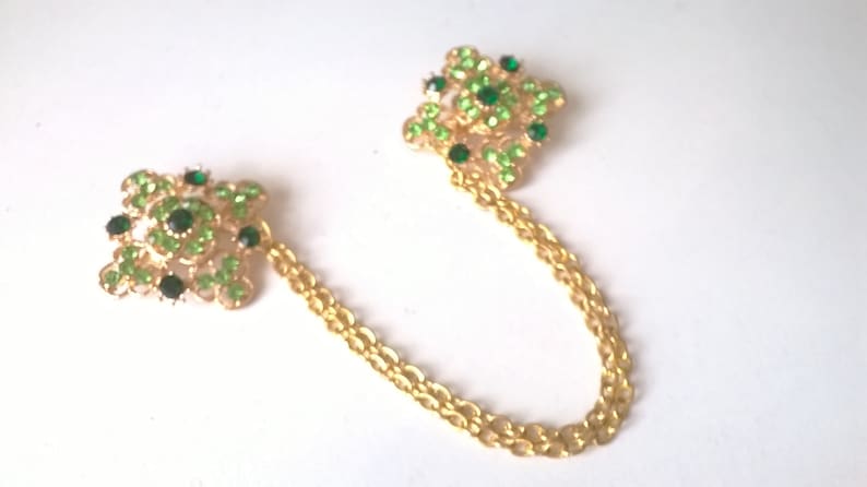 Cardigan Chain Green and Gold Sweater Guard Vintage style Costume Jewelry Square Brooches