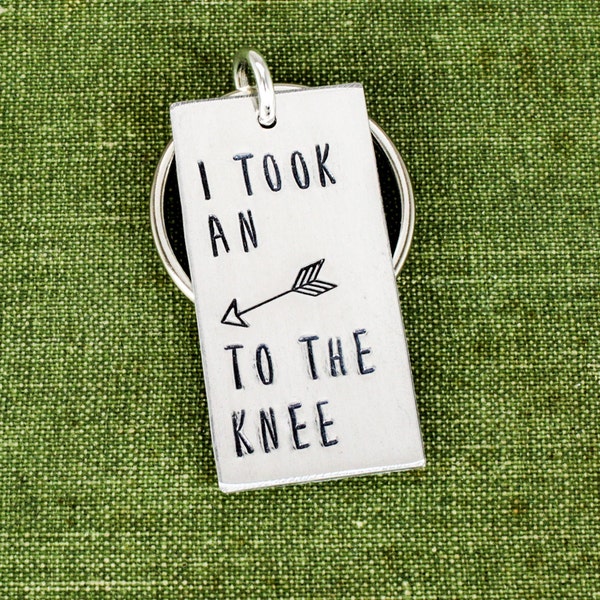 I Took an Arrow to the Knee Keychain - Gamer Gift - Video Games