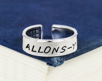 Allons-y Ring, Geschenk zu Ostern