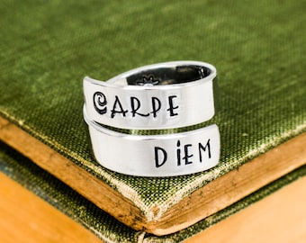 Carpe Diem Twist Ring