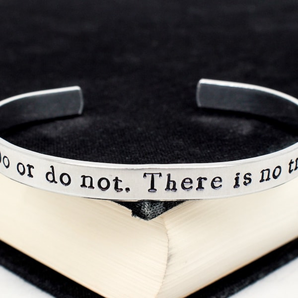 Do or Do Not, There is No Try Bracelet: Inspirational Fandom Quote