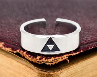 Triforce Ring, Retro Video Games, Gamer Gift, Gifts for Gamers, Video Game Jewelry
